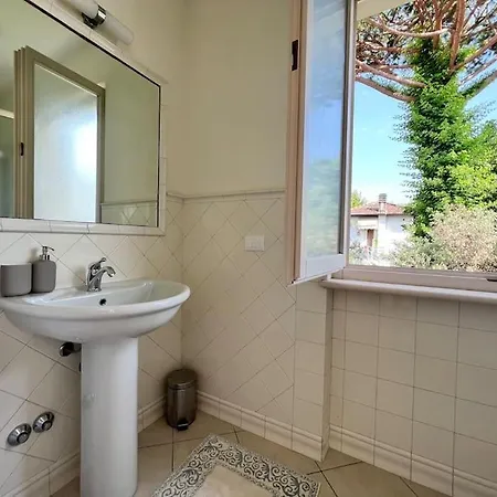 Donati 6 In Centro Dei Marmi Villa